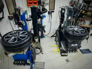 Фотография Шиномонтаж, Запчасти ООО АВТО-ПЛЮС 3